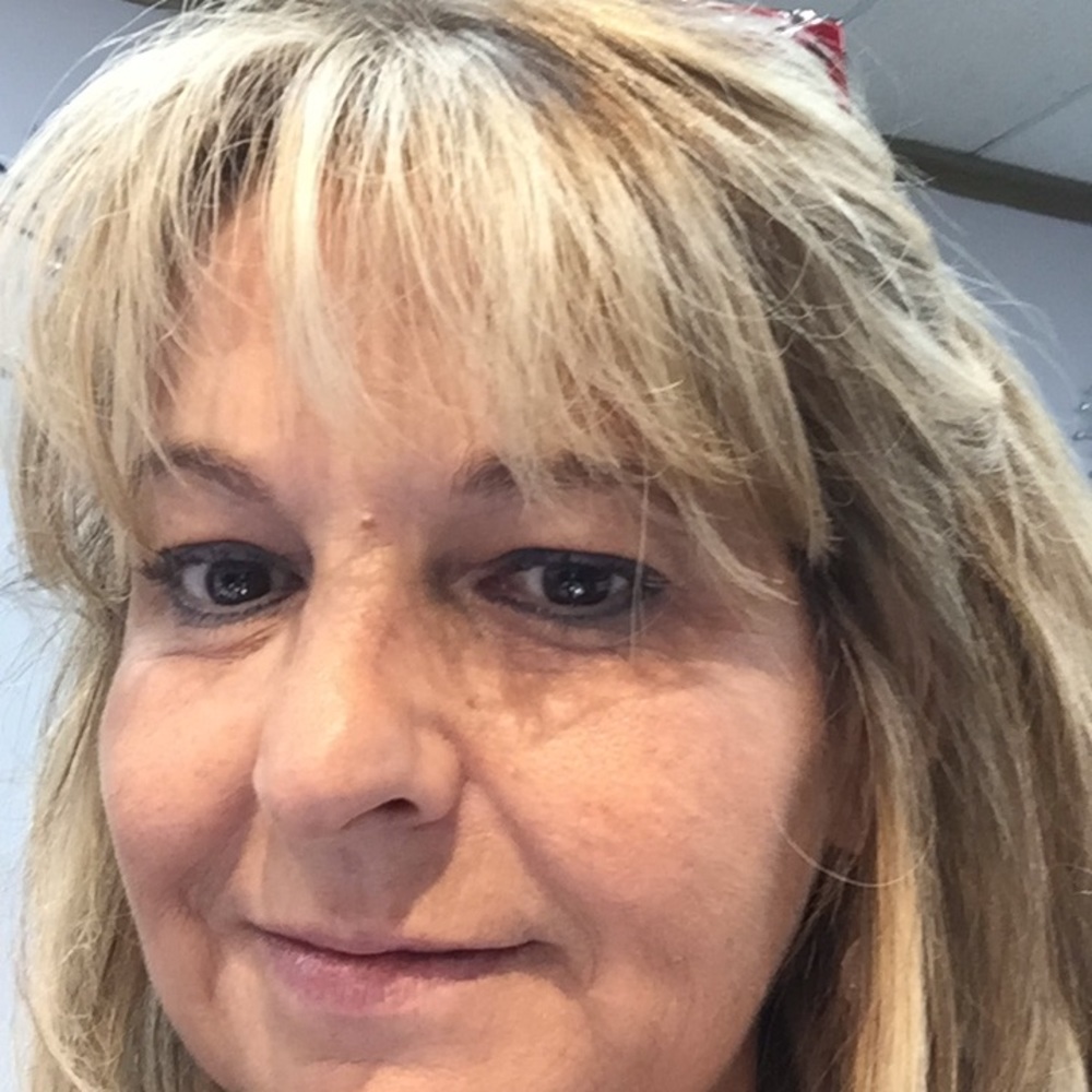 Meet your Posher, Dina